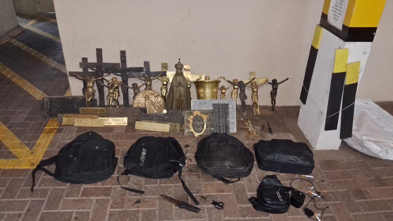 Foto 5 de 7 — Criminosos tentam novo furto em 24 horas no cemitério São Bento; entenda o caso